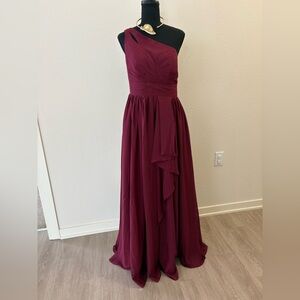 Elegant Burgundy One-Shoulder Dress